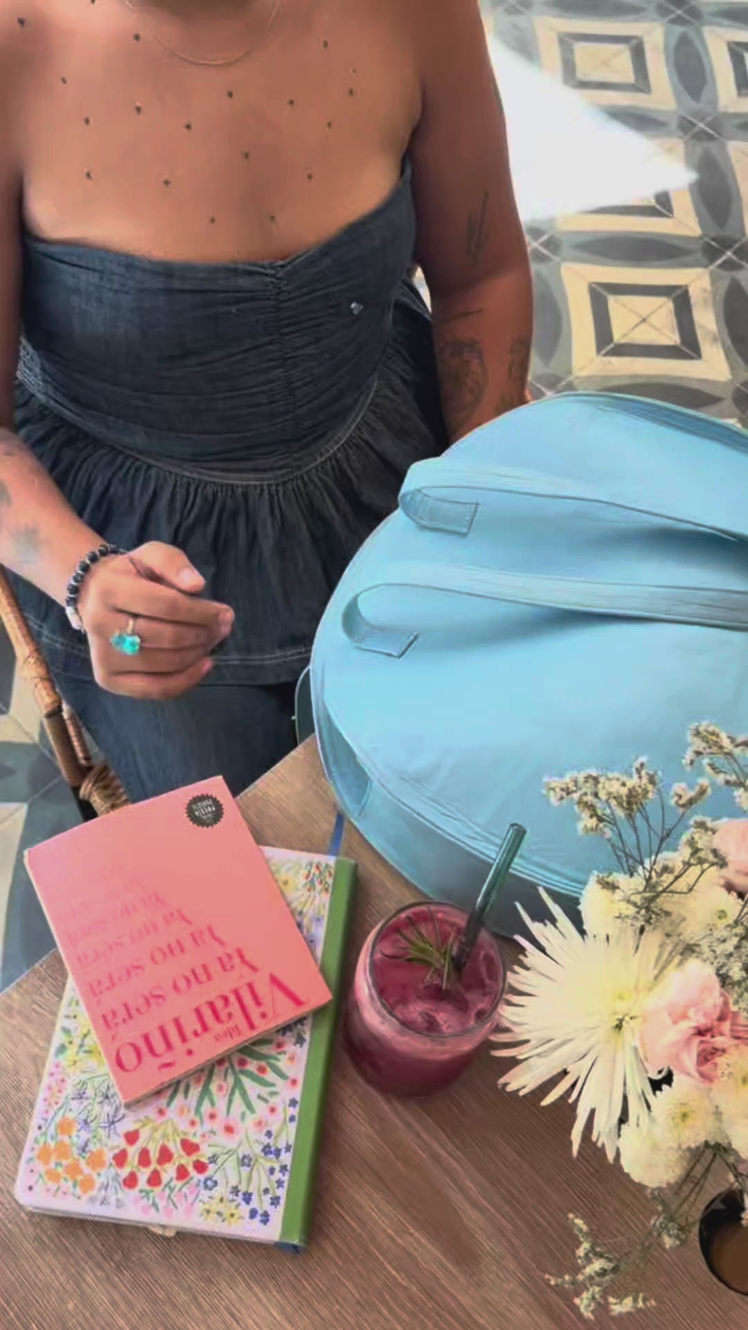 Latina Bag XL azul claro en video